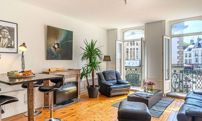 Auray Apartment | Beautiful apartment for 2 people with WIFI, TV, balcony and pets allowed