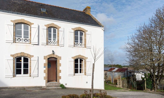 Carnac Apartment | Beautiful apartment for 2 people with WIFI, TV, patio, pets allowed and parking