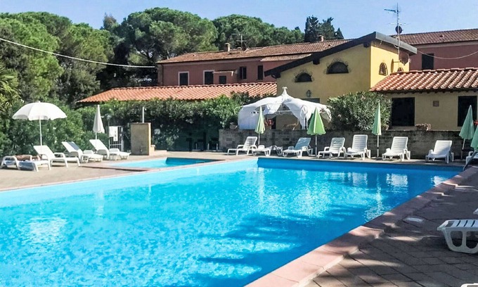 Cecina Apartment | Beautiful apartment for 3 guests with pool, WIFI, A/C, TV and pets allowed