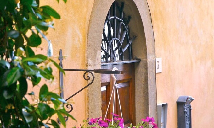 Cortona Apartment | Beautiful apartment for 4 guests with WIFI, hot tub, A/C, TV and panoramic view