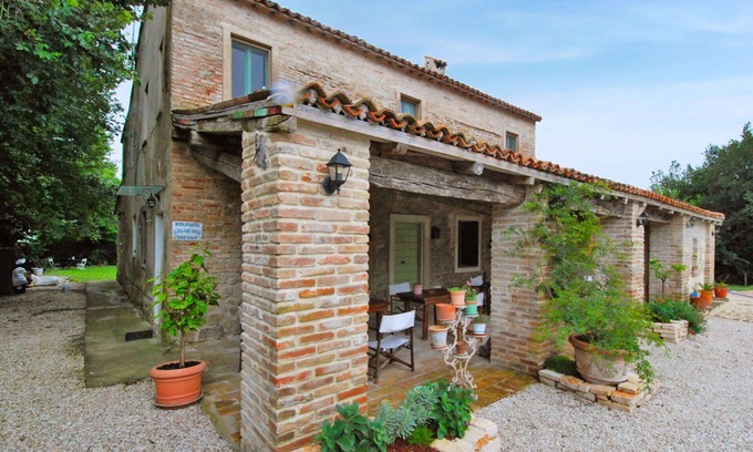 Granarola Apartment | Beautiful apartment for 2 people with A/C, WIFI, pool, TV, patio, pets allowed and parking