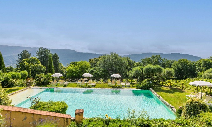 Pescia Apartment | Beautiful apartment for 5 guests with pool, WIFI, TV, patio and parking