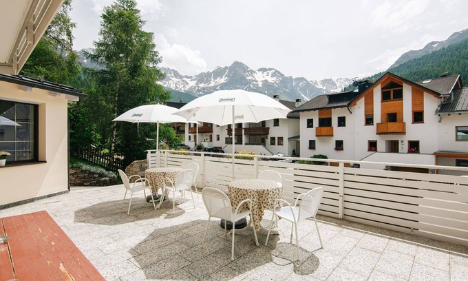 Solda Apartment | Beautiful apartment for 5 guests with WIFI, TV, terrace, pets allowed, panoramic view and parking