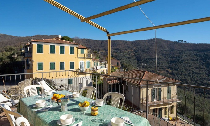 Vasia Apartment | Beautiful apartment for 4 guests with WIFI, pets allowed and parking