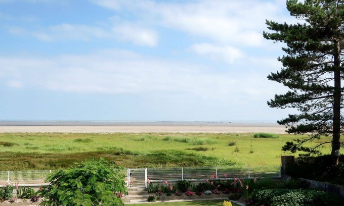 Ille-et-Vilaine Apartment | Beautiful apartment for 4 guests with WIFI, TV and terrace