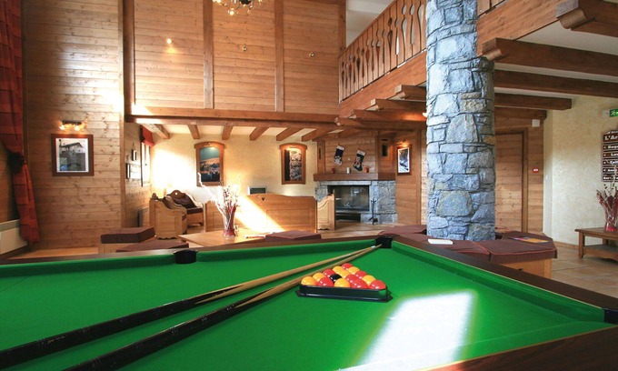 Plan Peisey Apartment | Beautiful apartment for 6 people with pool, WIFI, TV, terrace and pets allowed