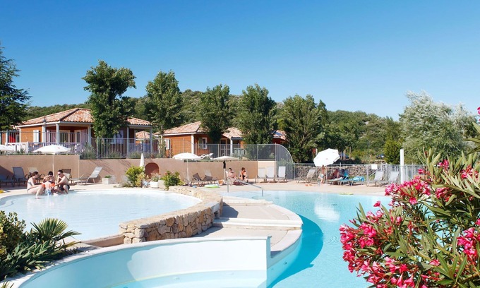 Lagorce House | Beautiful apartment in villa with pool, hot tub, WIFI, A/C, terrace, pets allowed and parking