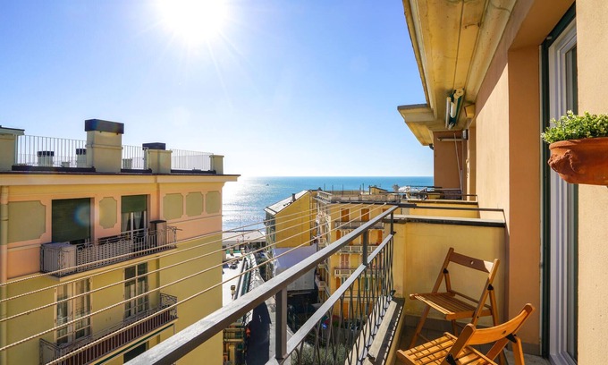 Sturla Apartment | Beautiful apartment in Genova with WiFi