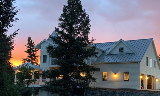 Louviers House | Beautiful Apartment in farmhouse in historic town btwn Littleton/Castle Rock