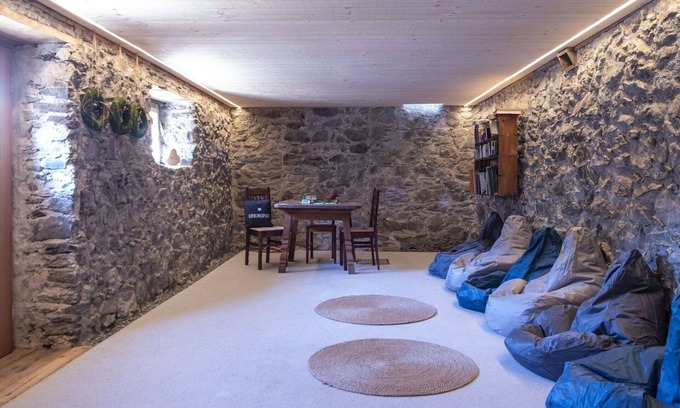 Kauns Villa | Beautiful apartment in villa for 8 guests with WIFI, terrace and parking