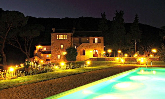 Dicomano Apartment | Beautiful apartment for 2 guests with WIFI, pool, TV and pets allowed