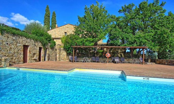 Montalcino Apartment | Beautiful apartment for 3 guests with pool, A/C, TV, pets allowed, panoramic view and parking