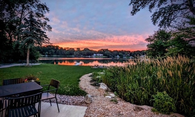 West Bend Apartment | Beautiful apartment overlooking Lake Wallace. Bring your boat!