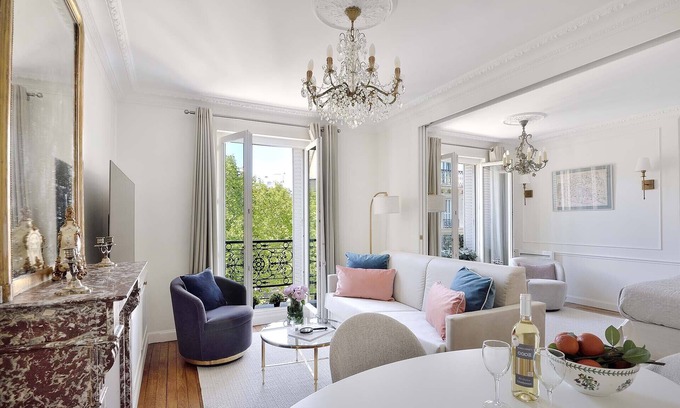 Quartier du Gros-Caillou Apartment | Beautiful Apartment with Eiffel Tower Views for Your Dream Vacation