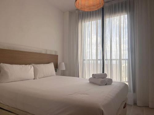 Rejas Apartment | Beautiful apartment with pool and padel - Belfast