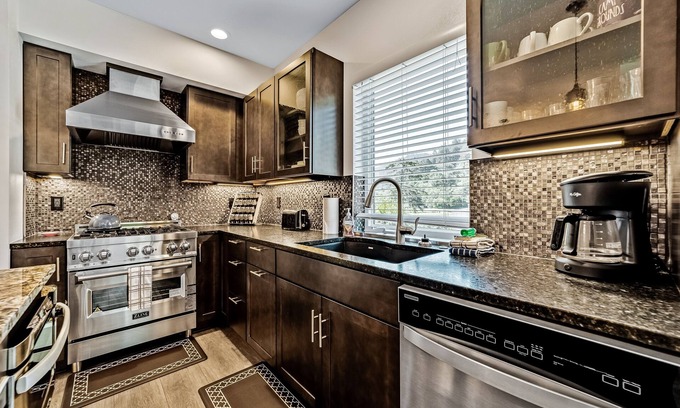 Gold Beach Apartment | Beautiful apartments with fireplace, partial ocean views, washer/dryer, grill