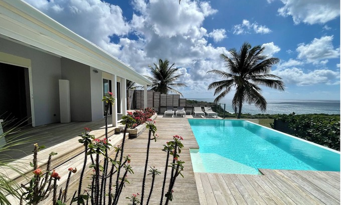 Sainte-Anne Villa | Beautiful architect in an exceptional villa with a sea view 180 °