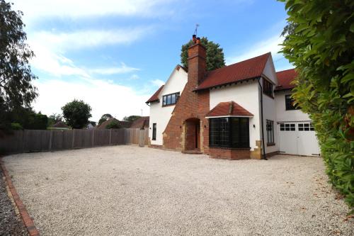 East Grinstead House | Beautiful arts and crafts home