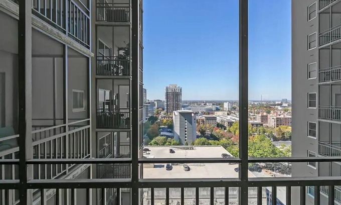 SoNo Condo | Beautiful ATL 1 Bedroom Condo awaiting your stay!