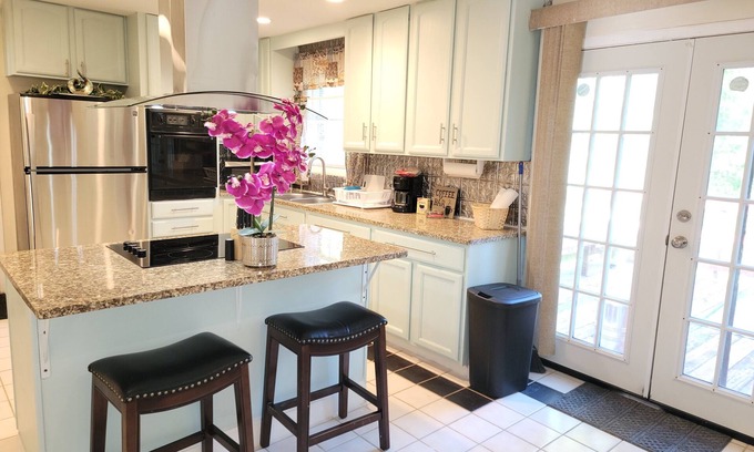 Atlanta House | Beautiful Atlanta Georgia 3bd Ranch 11Mins HartsField Jackson! 15mins Downtown