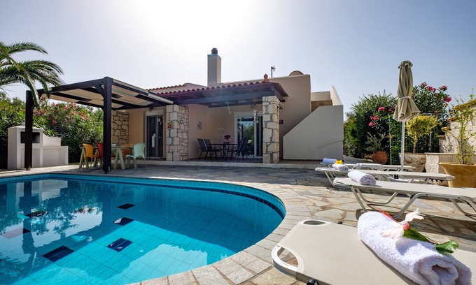 Asteri Villa | Beautiful, attractively furnished villa with private pool