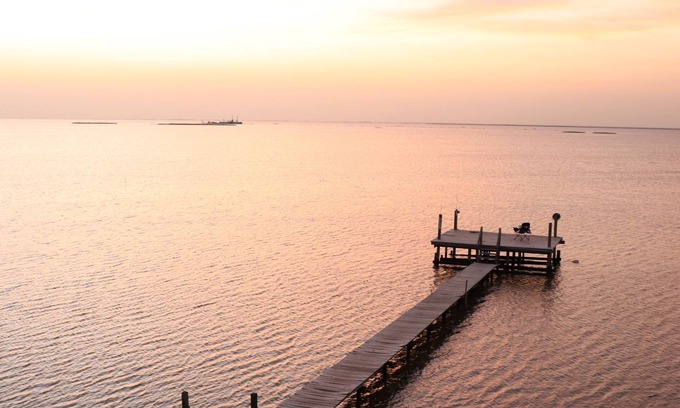 Gilchrist House | Beautiful Bayfront Retreat with Unbeatable Bay and Gulf Views