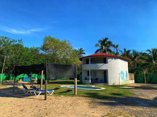 Tuxpan House | Beautiful Beach House with Private Pool in Tuxpan - Colibrí