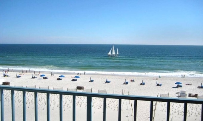 Gulf Shores Condo | Beautiful Beachfront Best Value on Beach Pools~FREE WIFII