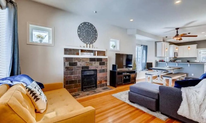 Berkeley House | Beautiful, BIG, Bungalow! Near DT! All the Extras!