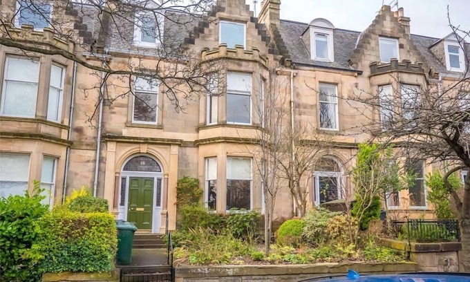 Murrayfield Apartment | Beautiful & bright 2 bed flat