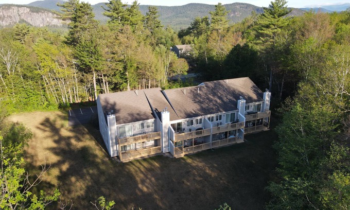 North Conway Condo | Beautiful, Bright, & Peaceful North Conway Condo