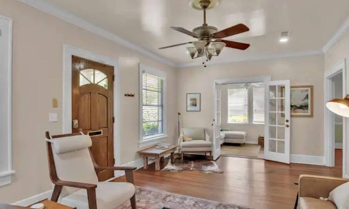 Caddo Heights-South Highlands House | Beautiful Broadmoor whole house, full cable, grill