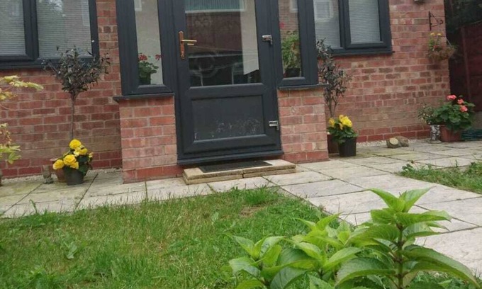 Manchester House | Beautiful bungalow in lovely garden Enquire for details