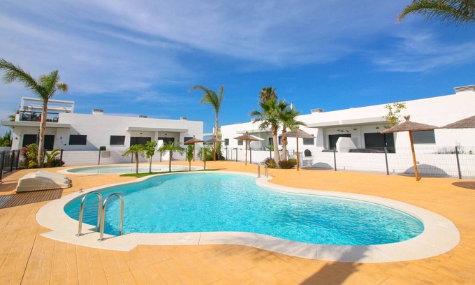 Vergel House | Beautiful Bungalow near the sea with all-inclusive pool