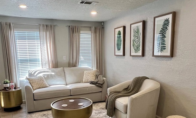 College Park House | Beautiful Bungalow