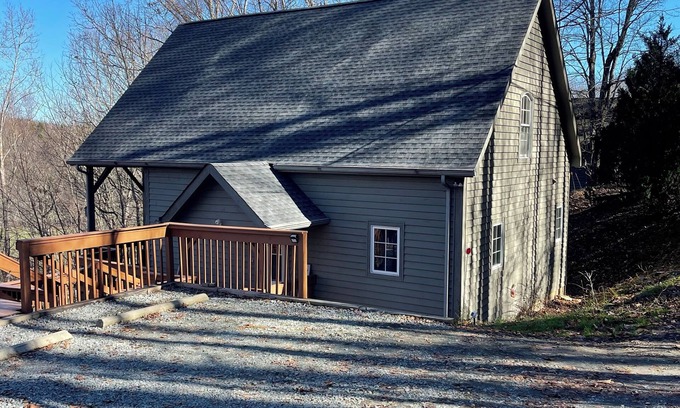 Boone Cabin | Beautiful cabin close to downtown Boone