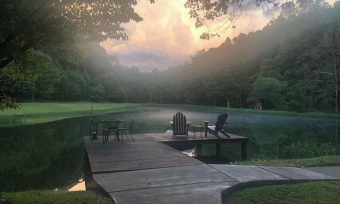Marrowbone Cabin | Beautiful cabin style casita on five acres with private lake and creek