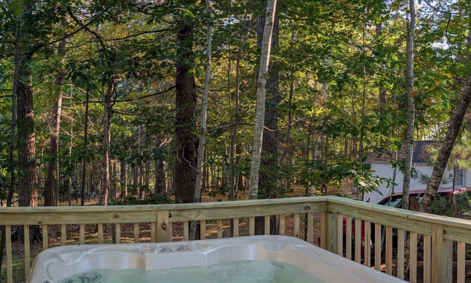Bar Harbor Cabin | Beautiful Cabin WITH HOT TUB Cabin 7