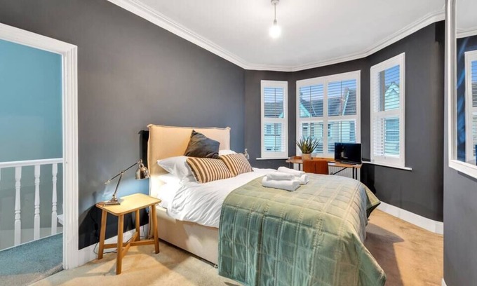 Westcliff-on-Sea House | Beautiful, Calming Home – Stylish and Very Spacious