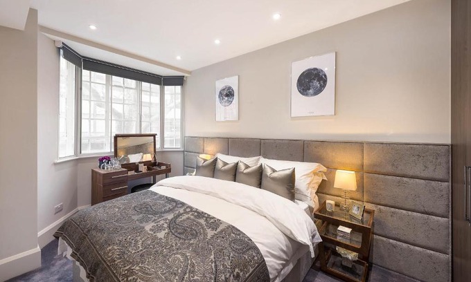 Brompton & Hans Town Apartment | Beautiful Chelsea Apartment in Fashion District