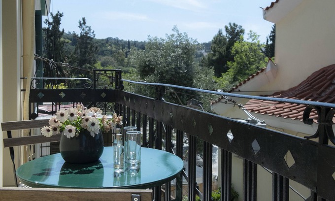 Thissio House | Beautiful City Suites