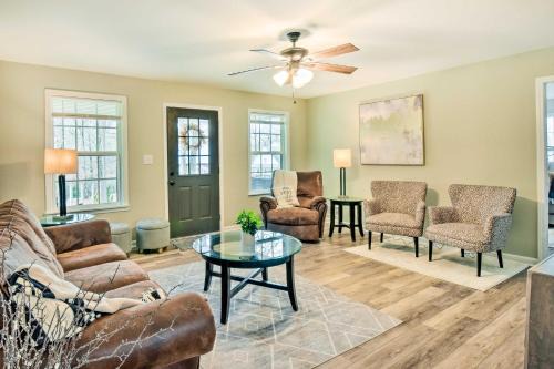 Clarkesville House | Beautiful Clarkesville Home about 8 Mi to Helen!