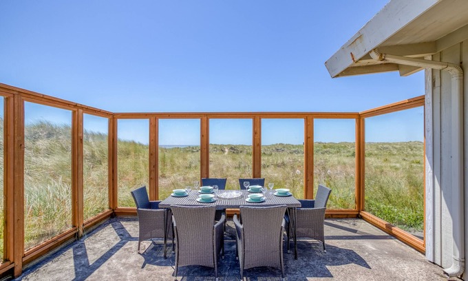 Manzanita House | Beautiful Classic Beachfront Three-Bedroom Near Manzanita Golf Course!