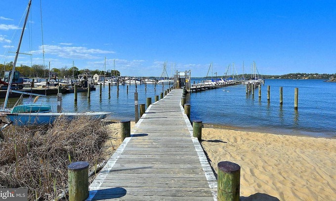 Cape Saint Claire House | Beautiful & Close to Everything: Private Community Beach, pier, 8mi to Annapolis