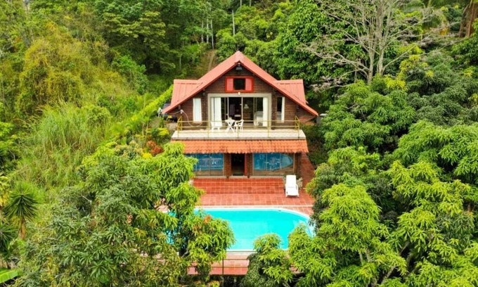 Tena Cabin | Beautiful cabin in the middle of the forest (suitable for pets).