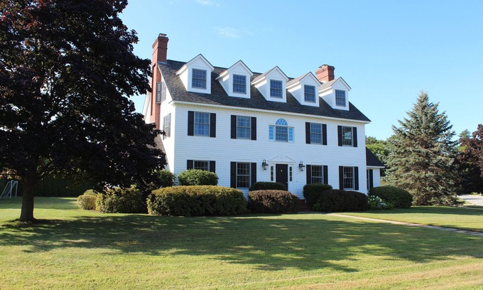 Colchester House | Beautiful Colonial with views of Lake Champlain,8 miles from downtown Burlington