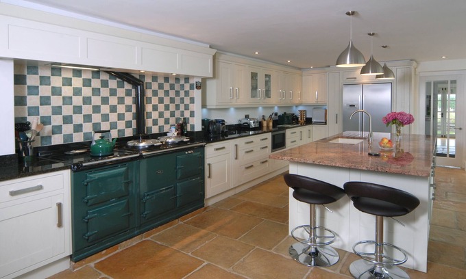 Bourton House | Beautiful, comfortable and spacious accommodation in The Heart of The Cotswolds