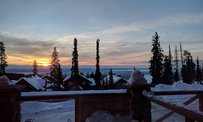 Big White Ski Resort Condo | Beautiful condo close to ski lift and village