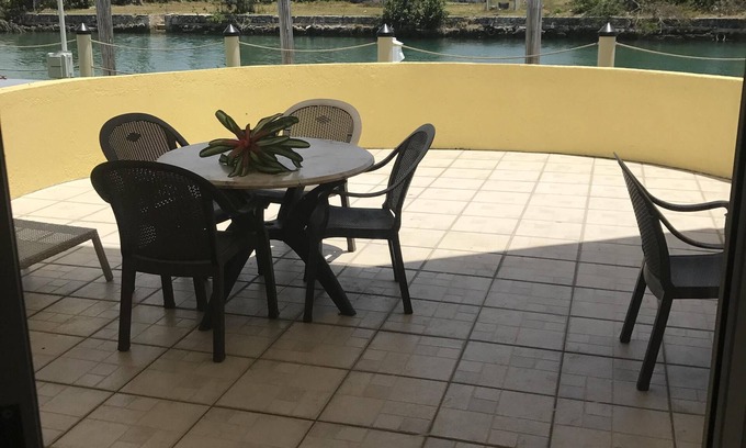 Bahama Reef Condo | Beautiful Condo in the sunny Bahamas with awesome vistas.