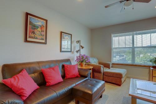 Hood River House | Beautiful Condo River Views Steps to Downtown Heart of Hood River 4263